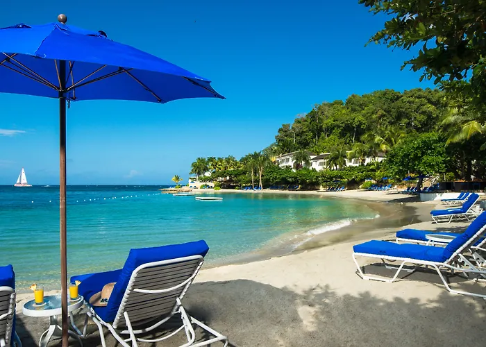Round Hill Hotel & Villas