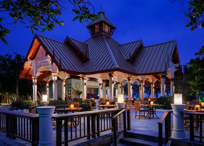 Sandals Royal Caribbean All Inclusive Resort & Private Island - Couples Only (Adults Only)